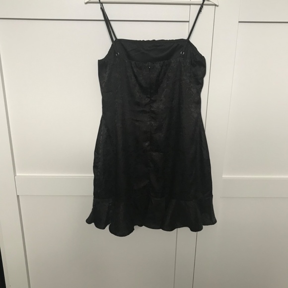 Lulu’s Black Cocktail Dress Size M - Picture 9 of 16